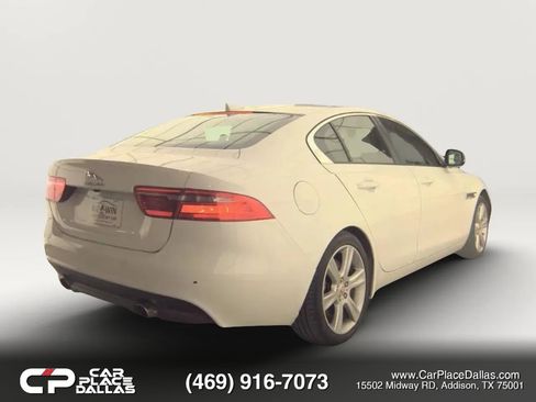 Used 2017 Jaguar XE Premium RWD image 4