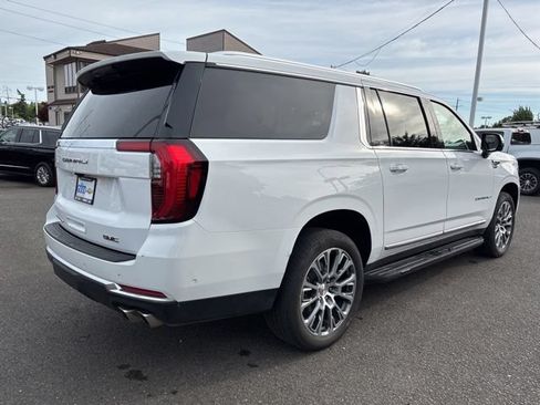Used 2025 GMC Yukon XL Denali AWD/4WD image 5