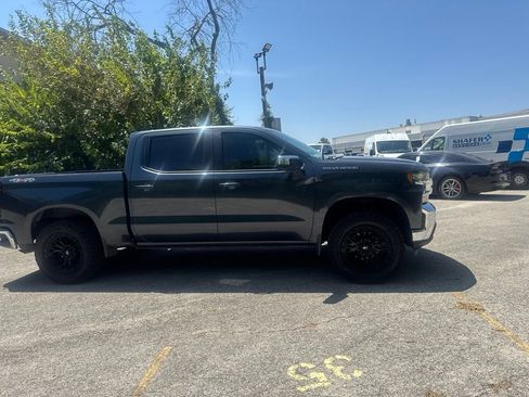 Used 2021 Chevrolet Silverado 1500 LT AWD/4WD image 9