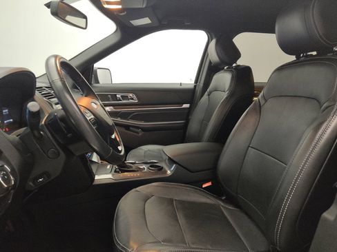Used 2017 Ford Explorer Limited image 17