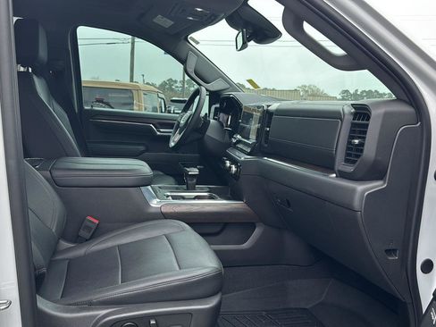 Used 2024 GMC Sierra 1500 SLT w/ SLT Premium Plus Package image 10