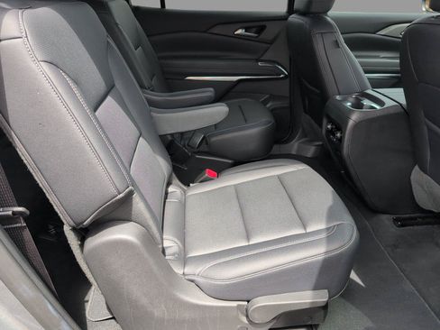 Certified 2026 Chevrolet Traverse LT FWD image 38