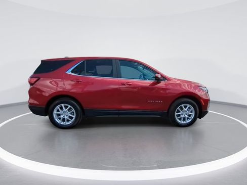 Used 2024 Chevrolet Equinox LT w/ LPO, Floor Liner Package FWD image 9