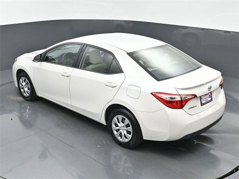 Used 2015 Toyota Corolla LE image 30