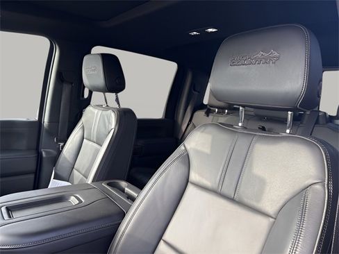 Used 2022 Chevrolet Silverado 3500 High Country image 8