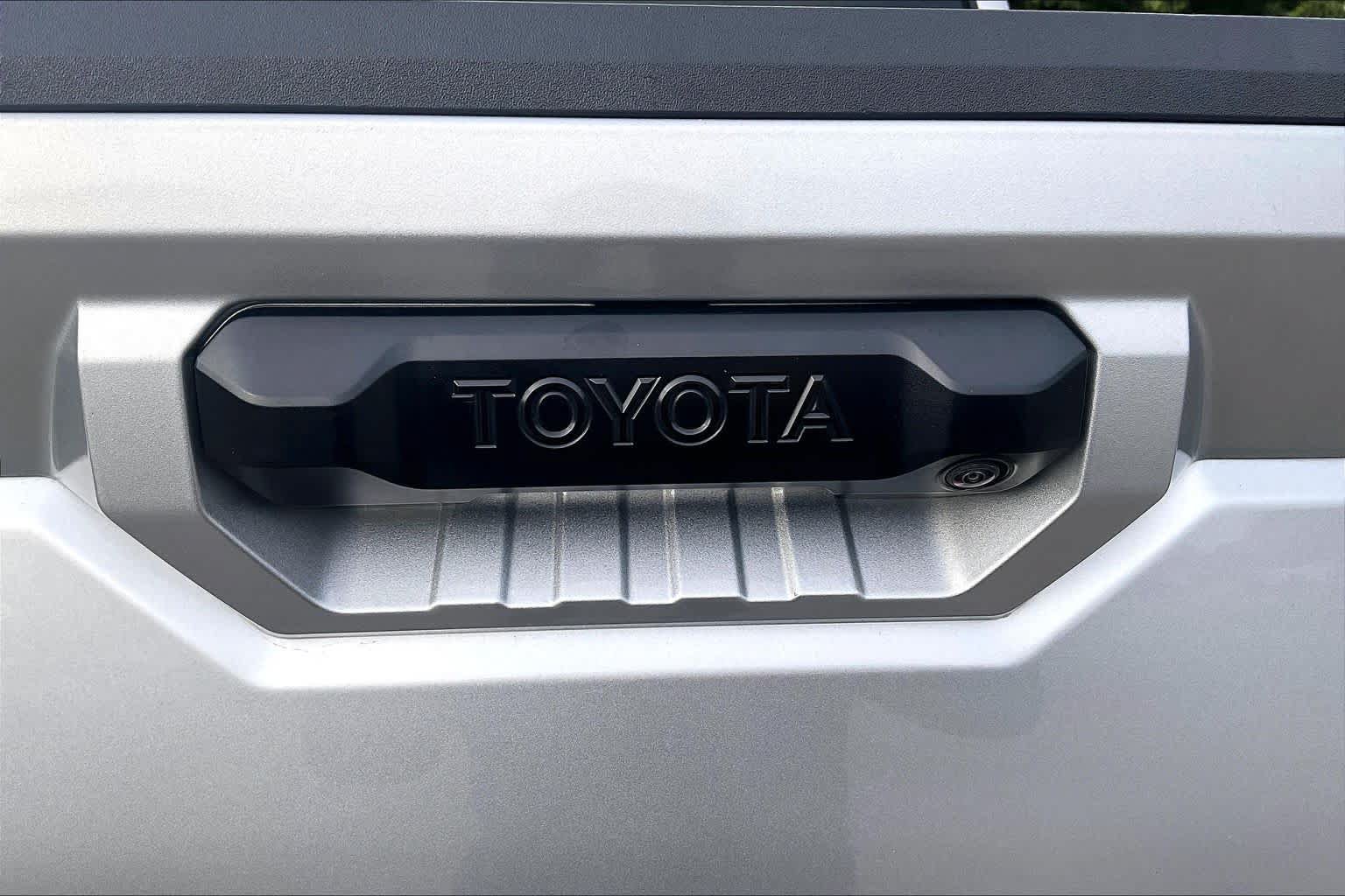 Used 2022 Toyota Tundra SR5 w/ TRD Off-Road Premium Package RWD image 30
