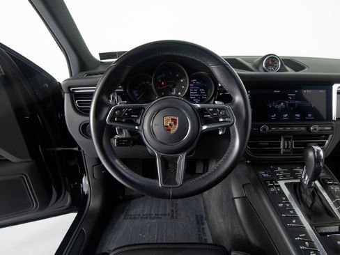 Certified 2020 Porsche Macan AWD/4WD image 17