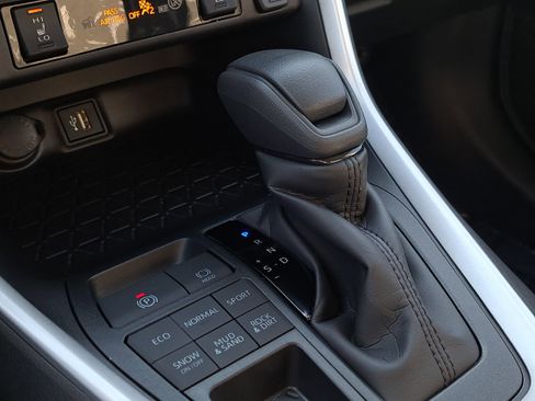 New 2025 Toyota RAV4 XLE image 20