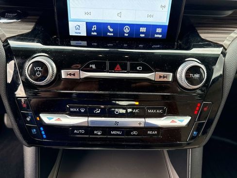 Used 2022 Ford Explorer Limited w/ Limited Technology Package image 23