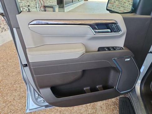 Used 2025 Chevrolet Silverado 1500 LTZ AWD/4WD image 9