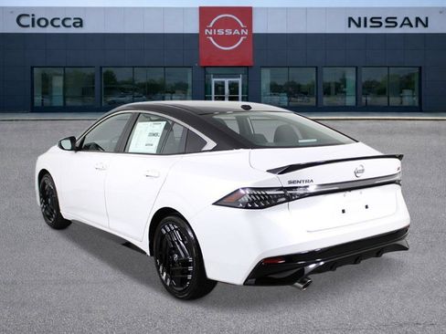 New 2026 Nissan Sentra SR w/ Floor Mat Package FWD image 3