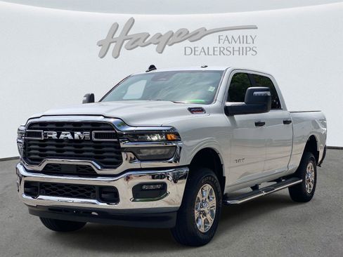 Used 2026 RAM 2500 Big Horn AWD/4WD image 10