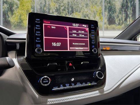 Used 2021 Toyota Corolla SE image 15