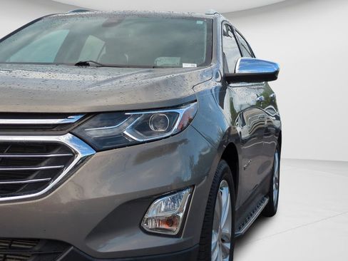 Used 2018 Chevrolet Equinox Premier FWD image 26
