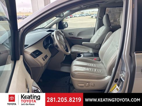 Used 2012 Toyota Sienna image 14