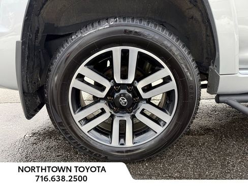 Used 2024 Toyota 4Runner Limited image 23