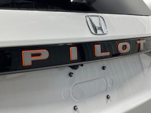 New 2026 Honda Pilot TrailSport image 11