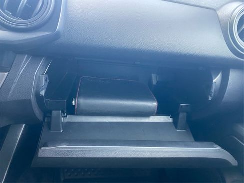 Used 2019 Toyota Tacoma SR image 25