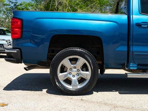 Used 2018 Chevrolet Silverado 1500 LT w/ Texas Edition image 5