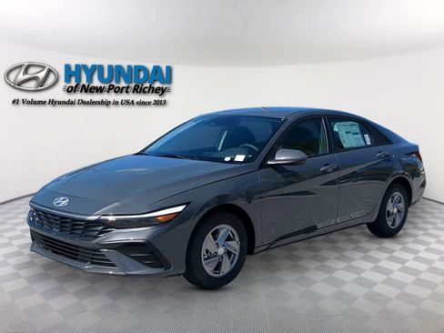 New 2026 Hyundai Elantra SE image 1