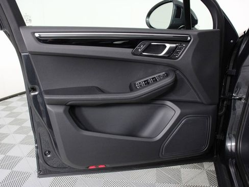 New 2026 Porsche Macan image 21