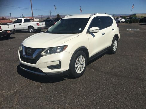Used 2018 Nissan Rogue SV w/ Premium Package image 1