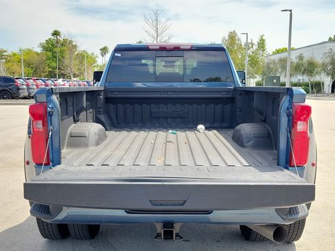 Used 2024 Chevrolet Silverado 3500 High Country w/ Technology Package AWD/4WD image 12