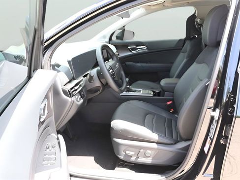 New 2026 Kia Sportage SX FWD image 13