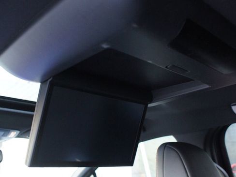 Used 2025 Toyota Sienna XSE image 20