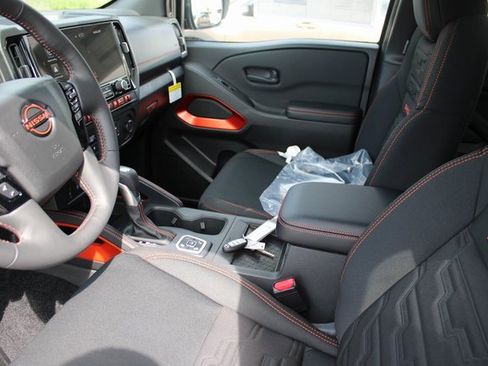 New 2026 Nissan Frontier PRO-4X w/ Pro-4x Convenience Package image 6