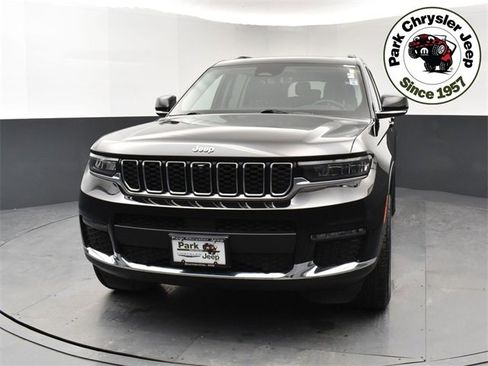 Used 2023 Jeep Grand Cherokee L Limited w/ Luxury Tech Group II image 2