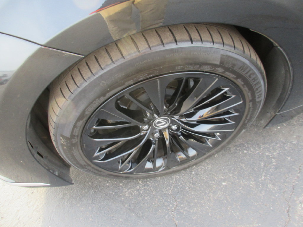 Used 2022 Lexus LS 500 w/ Interior Upgrade Package RWD image 13