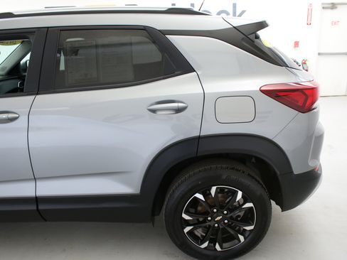 Used 2023 Chevrolet TrailBlazer LT AWD/4WD image 5