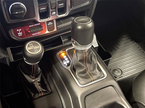 Used 2022 Jeep Gladiator Mojave w/ LED Lighting Group image 17