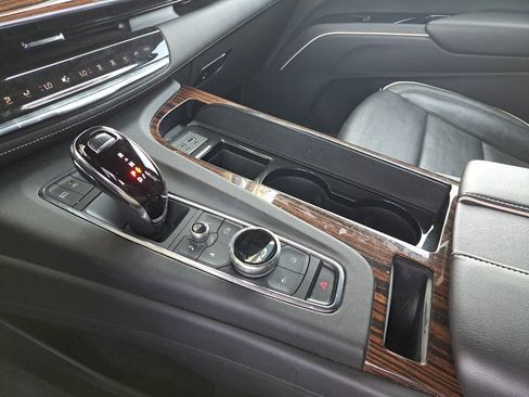 Used 2022 Cadillac Escalade ESV Premium Luxury AWD/4WD image 29