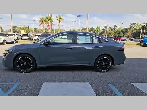 New 2026 Nissan Sentra SR FWD image 27