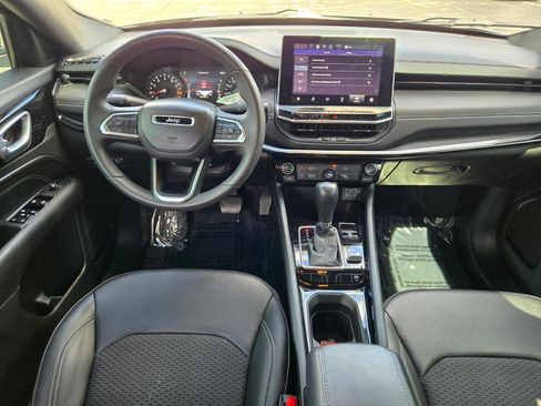 Used 2024 Jeep Compass Latitude w/ Altitude Special Edition AWD/4WD image 19