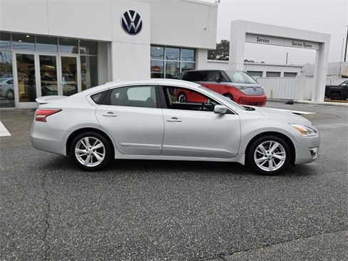 Used 2014 Nissan Altima 2.5 SV image 15