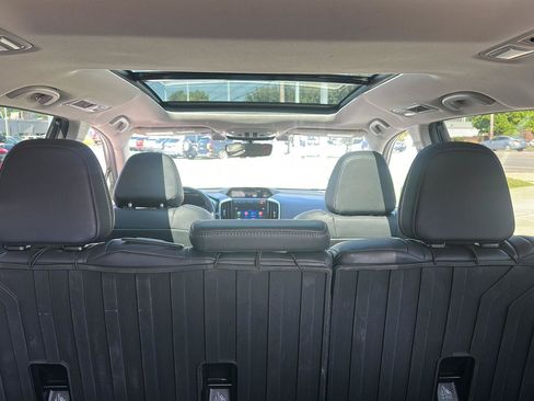 Used 2022 Subaru Ascent Limited w/ Technology Package AWD/4WD image 16