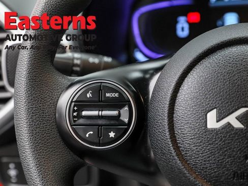 Used 2025 Kia Soul LX w/ LX Technology Package image 15