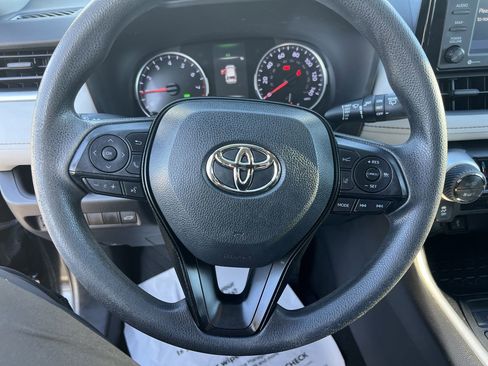 Used 2022 Toyota RAV4 XLE image 18