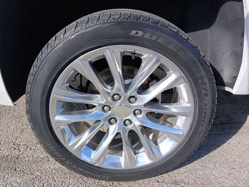 Used 2019 Chevrolet Suburban Premier w/ Premier Plus Edition RWD image 73