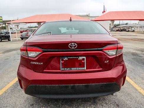 Used 2026 Toyota Corolla LE FWD image 9