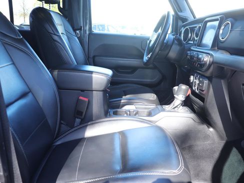 Used 2021 Jeep Gladiator Overland w/ Popular Equipment Package image 16