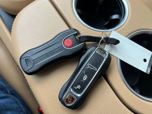 Used 2018 Porsche Panamera 4S image 45