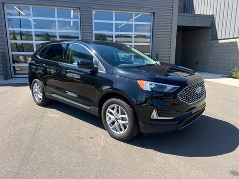 Used 2024 Ford Edge SEL w/ Convenience Package AWD/4WD image 3