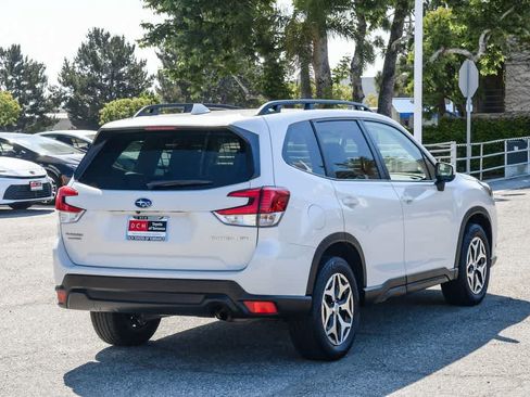 Used 2023 Subaru Forester Premium AWD/4WD image 9