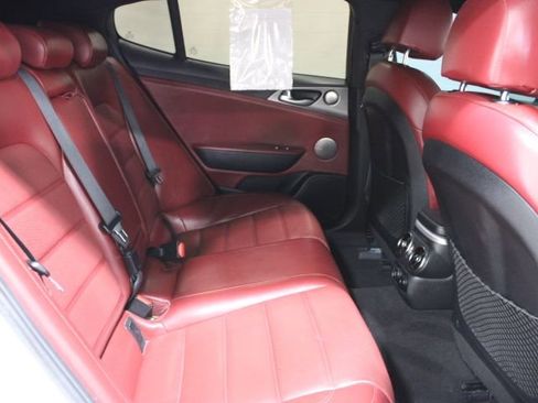 Used 2021 Kia Stinger GT2 image 33