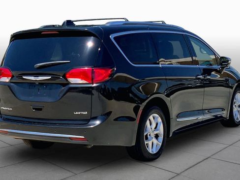 Used 2020 Chrysler Pacifica Limited FWD image 13