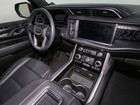 Used 2024 GMC Yukon Denali image 21